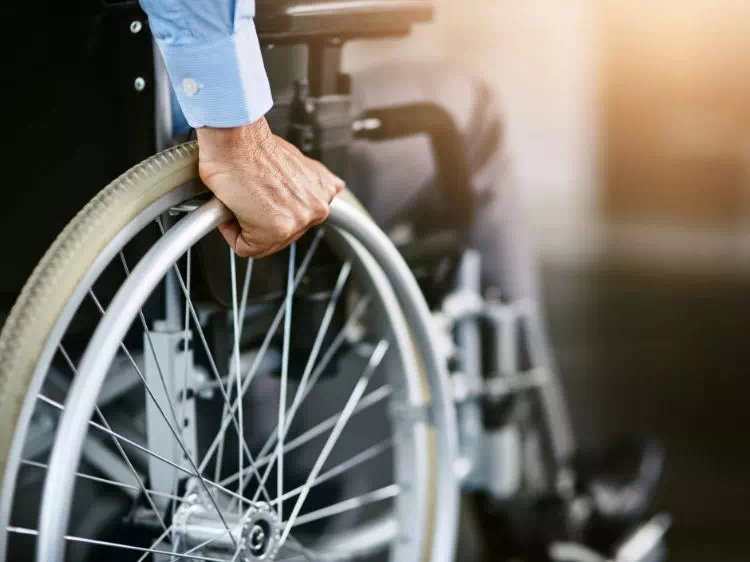 koło wózka inwalidzkiego